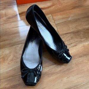 Jessica Simpson Glossy Black ballerina toe flats